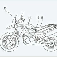 Sí, parece que BMW está trabajando en un asiento de anchura variable para maximizar la comodidad de sus motos 
