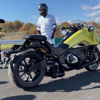 Honda sigue trabajando para que en el futuro las motos se mantengan de pie por sí mismas 