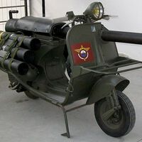 Se vende la Vespa con  bazoka, la moto que salvó a Piaggio de la ruina. Y lo más surrealista es que aún sigue funcionando