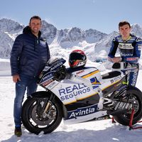 En helicóptero y en la nieve: así se ha presentado el equipo Reale Avintia Racing de MotoGP