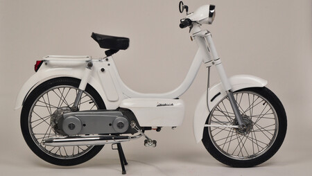 Ya se puede entrar en las ZBE con tu Vespino o moto vieja. Cuesta 20 euros y solo hay que cumplir unos requisitos