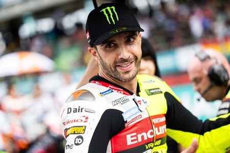 "¡Es increíble! ¿Dónde está el límite?". Andrea Iannone se ha vuelto a subir a una MotoGP cinco años después y ha flipado