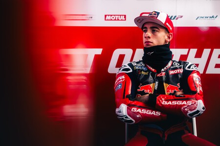 Pedro Acosta, lesionado en Australia. MotoGP le declara de baja y no le permite correr tras su brutal caída