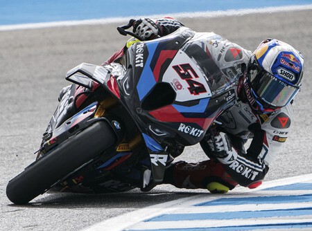 Toprak Razgatlioglu le da a BMW su primer mundial de Superbikes a pesar de la victoria de Nicolò Bulega en Jerez
