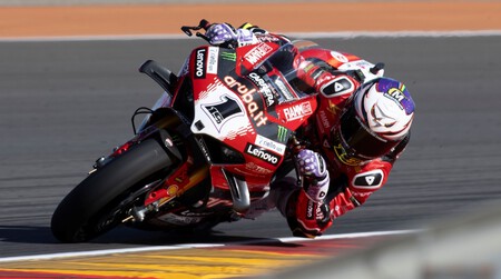 Álvaro Bautista se reencuentra con la victoria en MotorLand pero Toprak Razgatlioglu vuelve a sentenciar el mundial