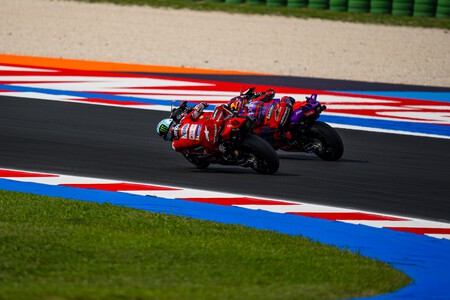 "El mensaje que lanzan es peligroso". Marc Márquez cree que el adelantamiento de Enea Bastianini a Jorge Martín no fue legal