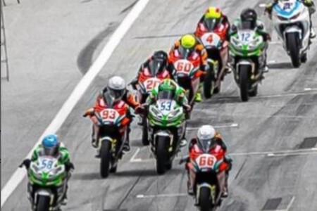 Macarrada a lo Fenati en Supersport 300: le aprieta el freno en plena recta, lo tira al suelo y se va sin sanción