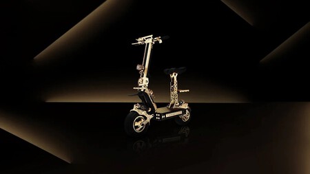 Los patinetes eléctricos se están yendo de madre: oro de 18 quilates, 100 km/h y más caro que una Ducati Panigale V4 SP2