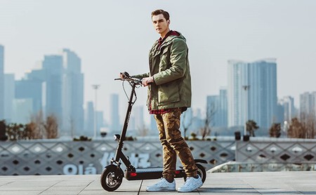Este patinete tiene hasta 100 km de autonomía sin ocupar mucho más espacio que un Xiaomi, aunque no es tan barato