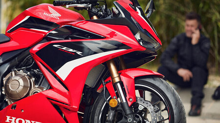Honda lleva una década vacilando con los motores turbo en moto. Ha llegado el momento de hacerlo realidad, y habrá dos motos nuevas